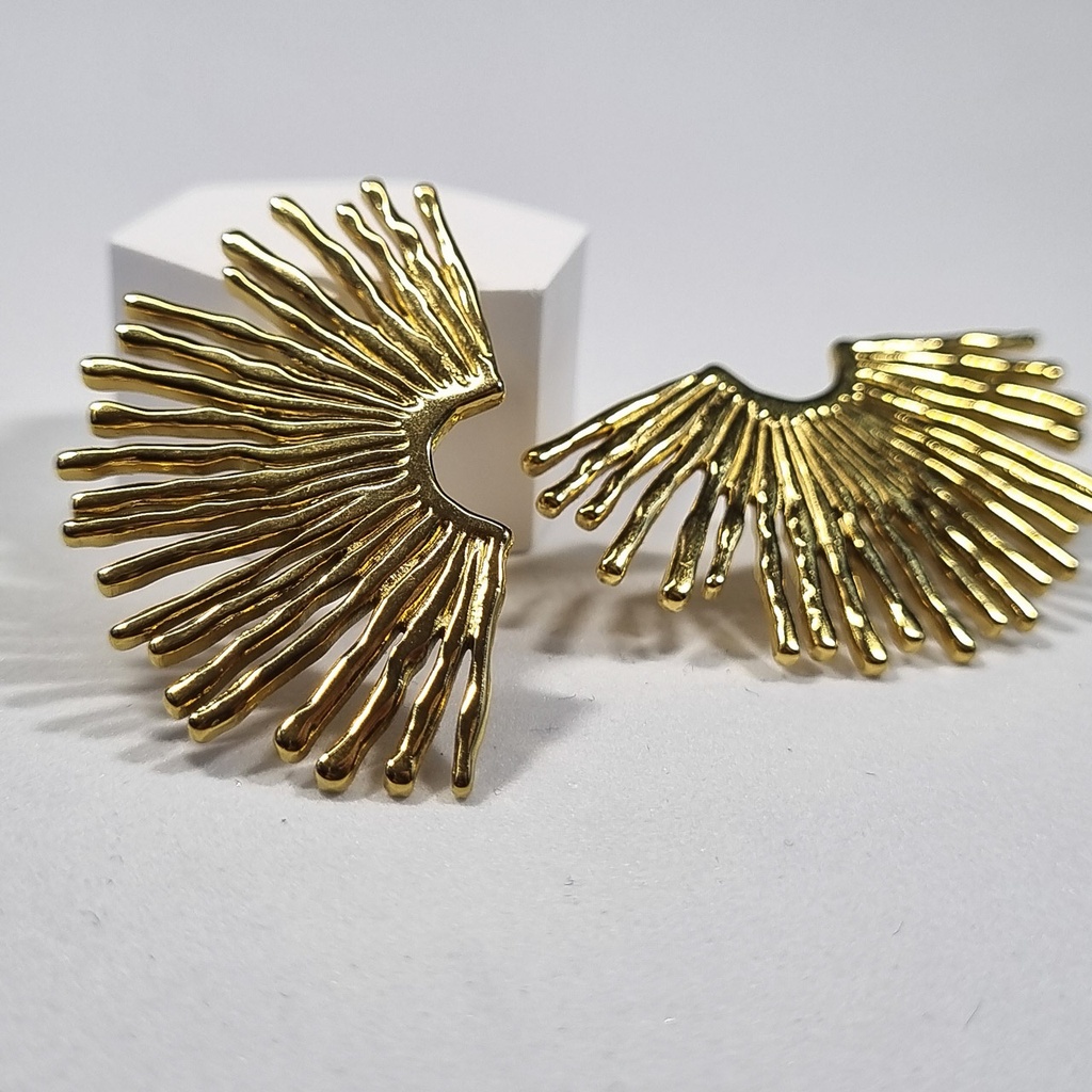 Pendientes dorados forma de sol