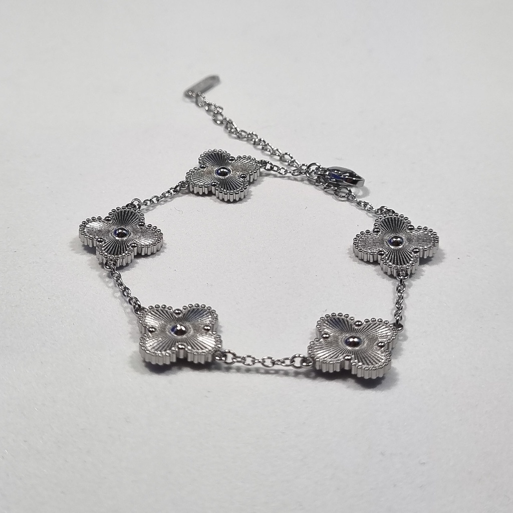 Pulsera tréboles plateados con detalle central
