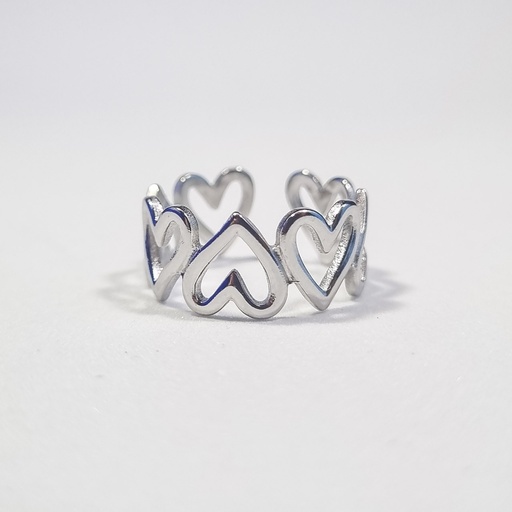 Anillo plateado de corazones calados
