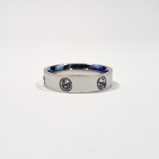 Anillo plateado con destellos incrustados